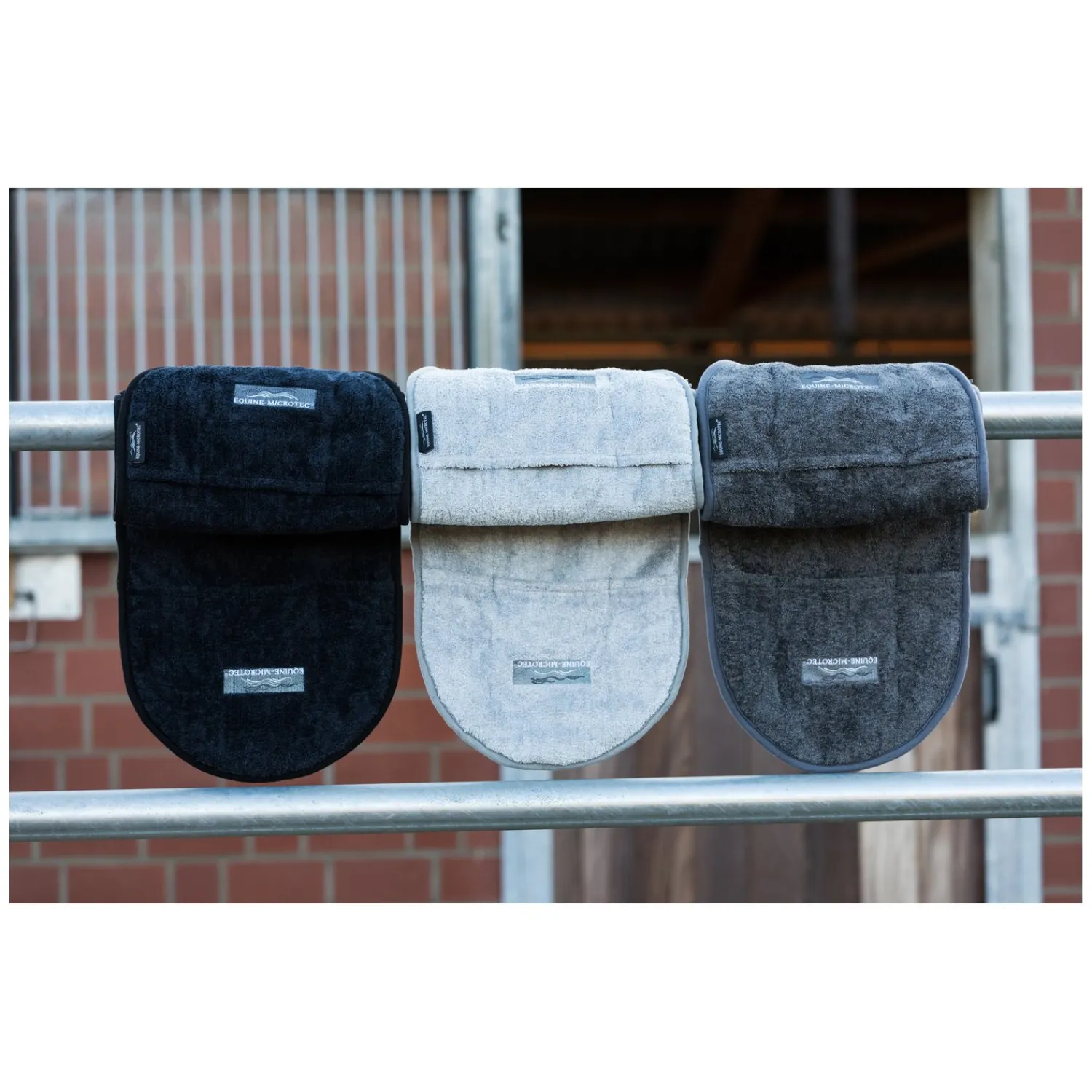 Loesdau Pferdeputzzeug<EQUINE-MICROTEC Wohlfühl- und Massagehandtuch Care