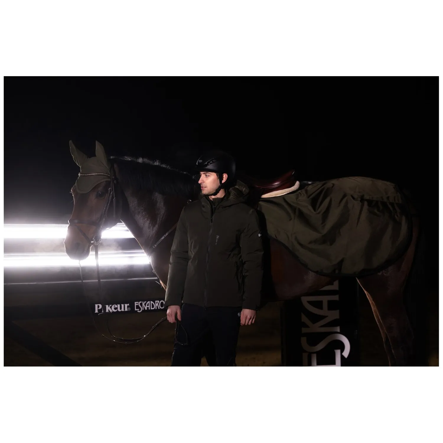 Loesdau Pferdedecken<ESKADRON Dynamic Weidedecke Beta 150g