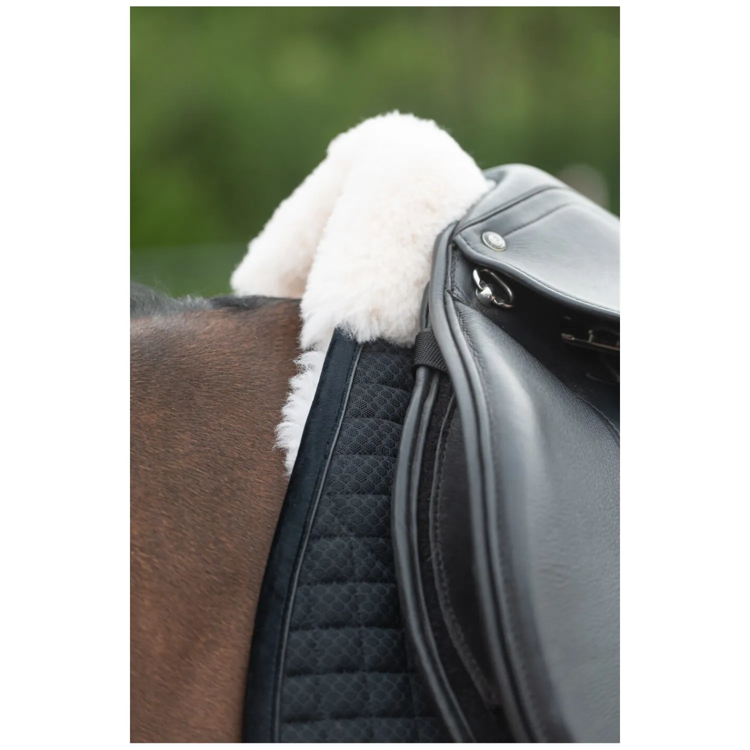 Loesdau Sättel & Zubehör|Schabracken<Horse-friends Lammfell-Schabracke Mesh